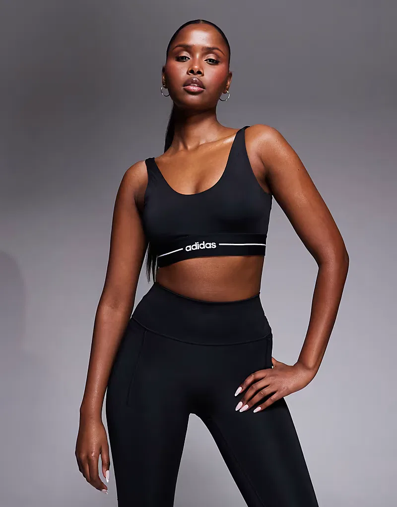 Спортивный бюстгальтер Adidas Training Hyperglam с линейной поддержкой и низкой степенью поддержки, черный