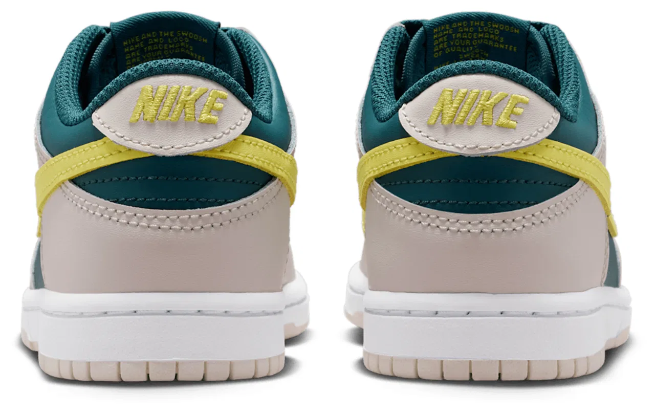 Кроссовки для мальчиков Dunk Low Nike, цвет Sonic Yellow/Dk Teal Green/Dk Teal Green — фото 3