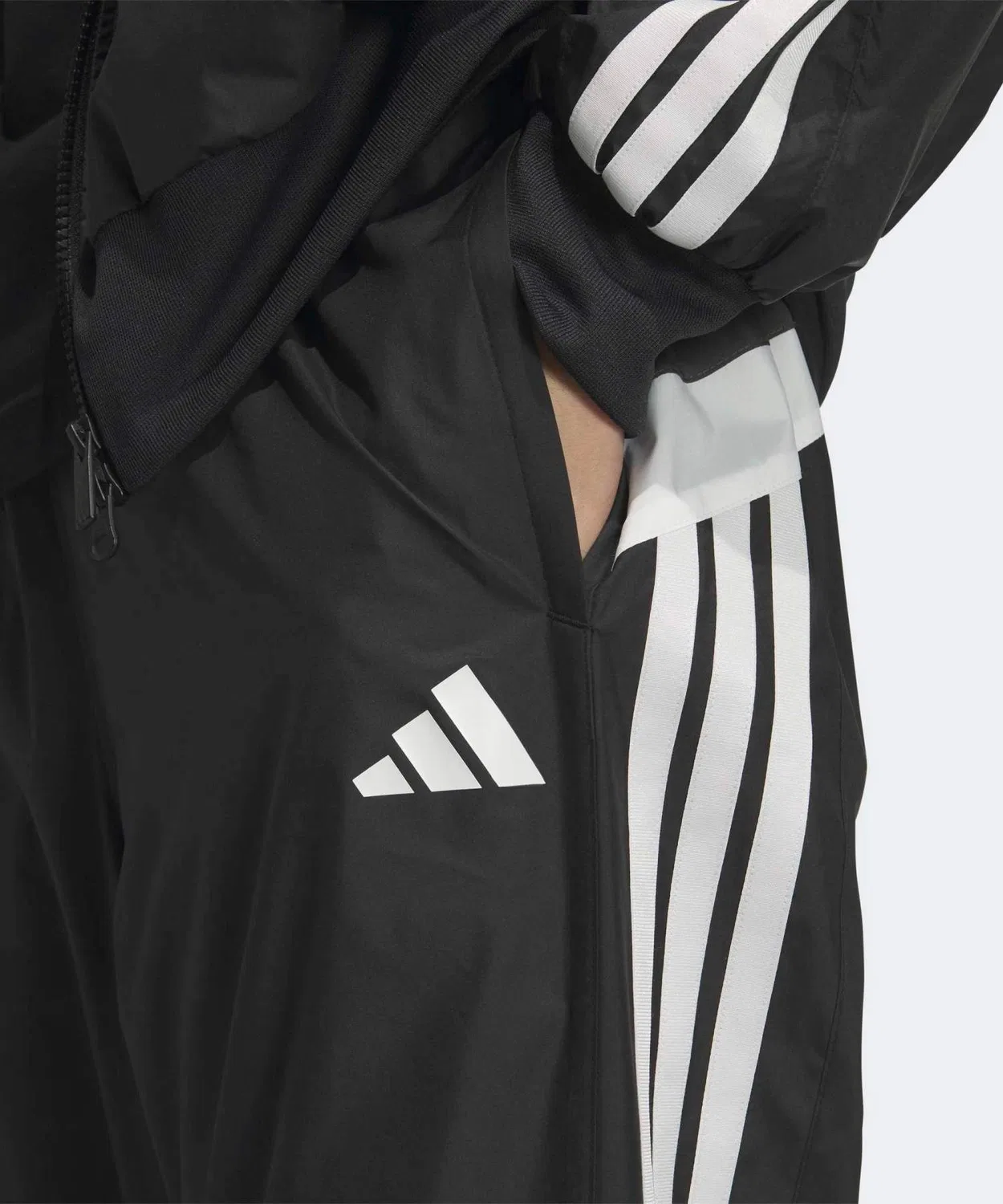 Мужские спортивные брюки свободного кроя с цветными вставками Must-Have Loose Fit Color Block Mesh Lining Full Length Open Hem Wind Pants Adidas, Black — фото 3