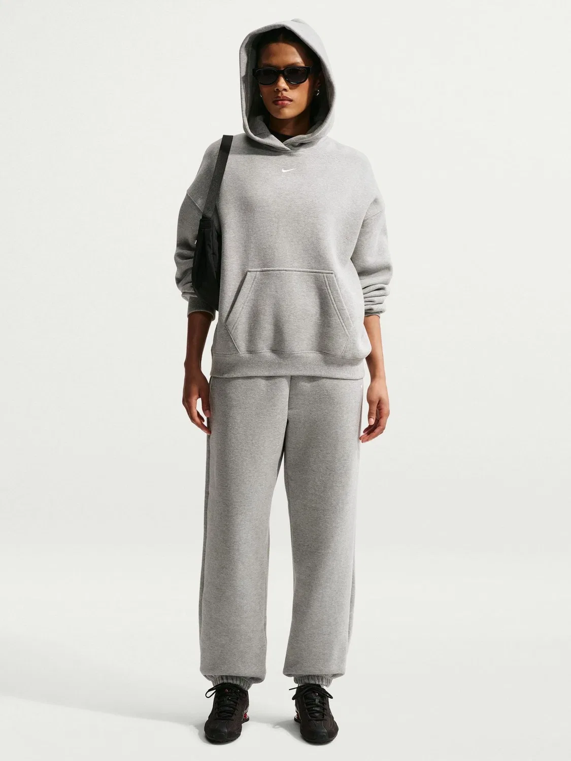 Штаны Nike Studio Fleece Oversized Cuffed, черные — фото 2