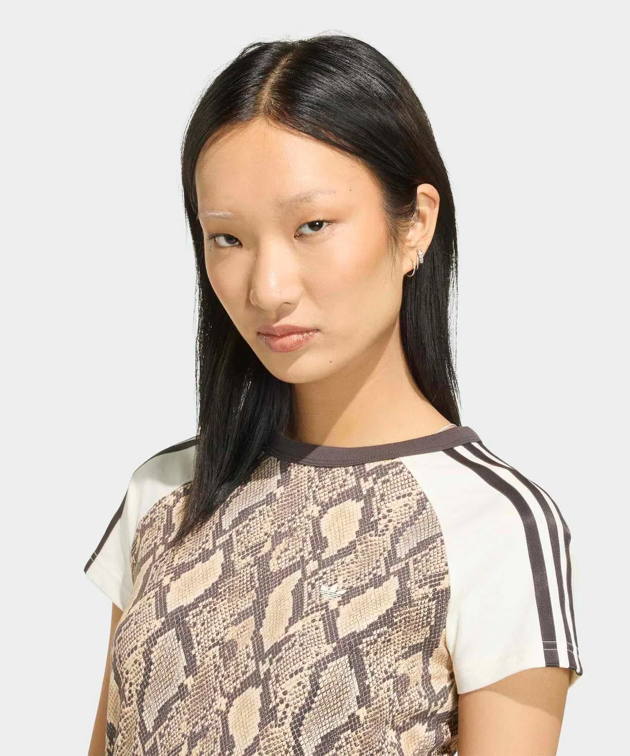 Женская футболка с принтом Snake Print Cali Adidas Originals, Beige — фото 3
