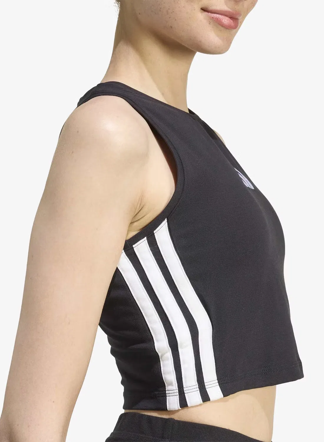 Майка-топ без рукавов с мягкой подкладкой Essentials 3-Stripes Adidas, черный — фото 4