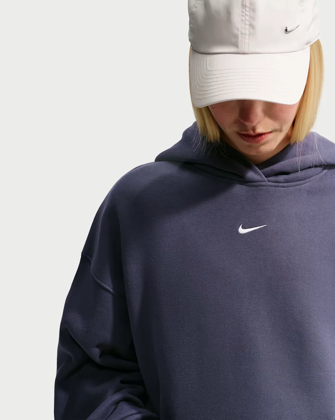 Женская толстовка с капюшоном оверсайз Nike Studio Fleece Medium Weight, Gridiron/Sail — фото 3