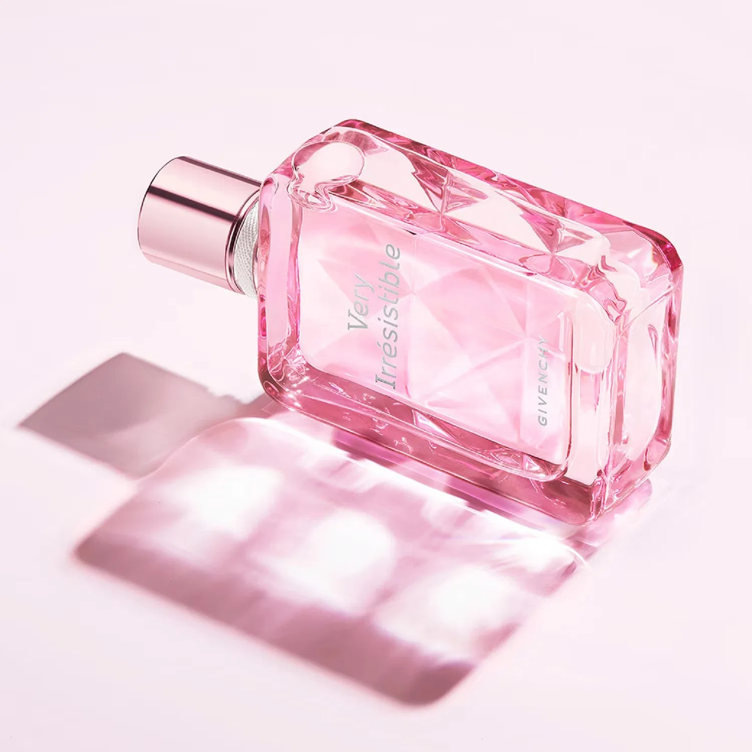 Туалетная вода 80 мл с ароматом роз и черной смородины GIVENCHY, Very Irrésistible — фото 3