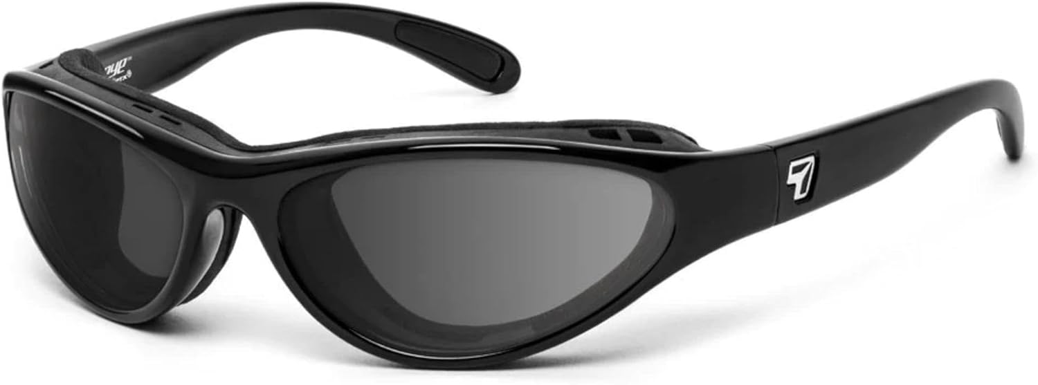 

Солнцезащитные очки 7 EYE VIENTO с ветрозащитой, фиксированной подушечкой и мягкой вставкой для использования на открытом воздухе, 100% защита от UVA + UVB лучей, Glossy Black Frame/Polarized Gray Lenses
