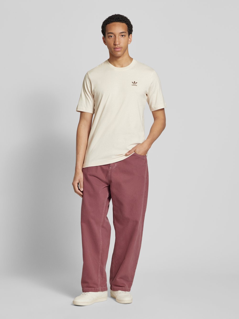 

Футболка прямого кроя с этикеткой adidas Originals, кремовый