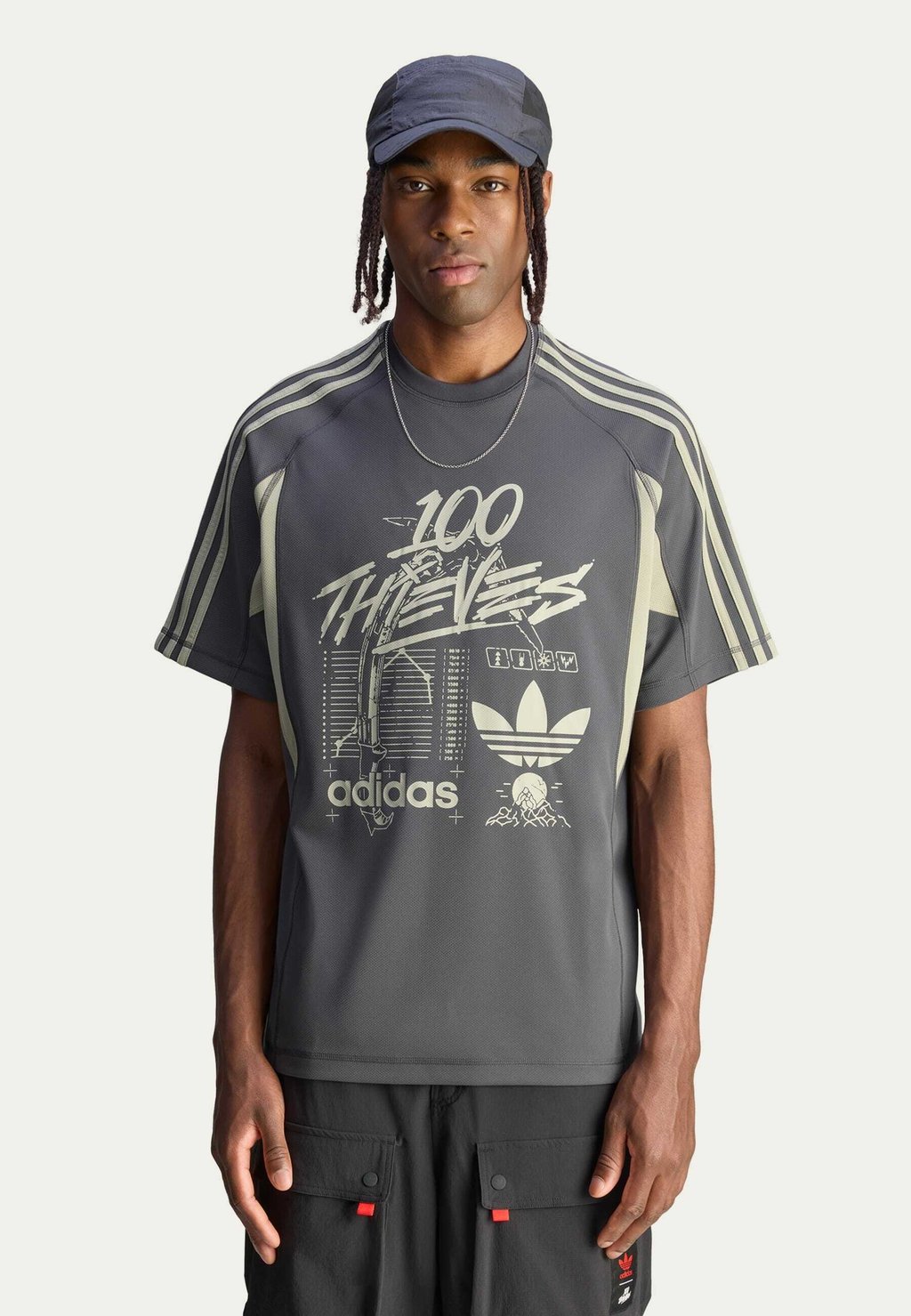 

Футболка с принтом 100 THIEVES Adidas Originals, серый
