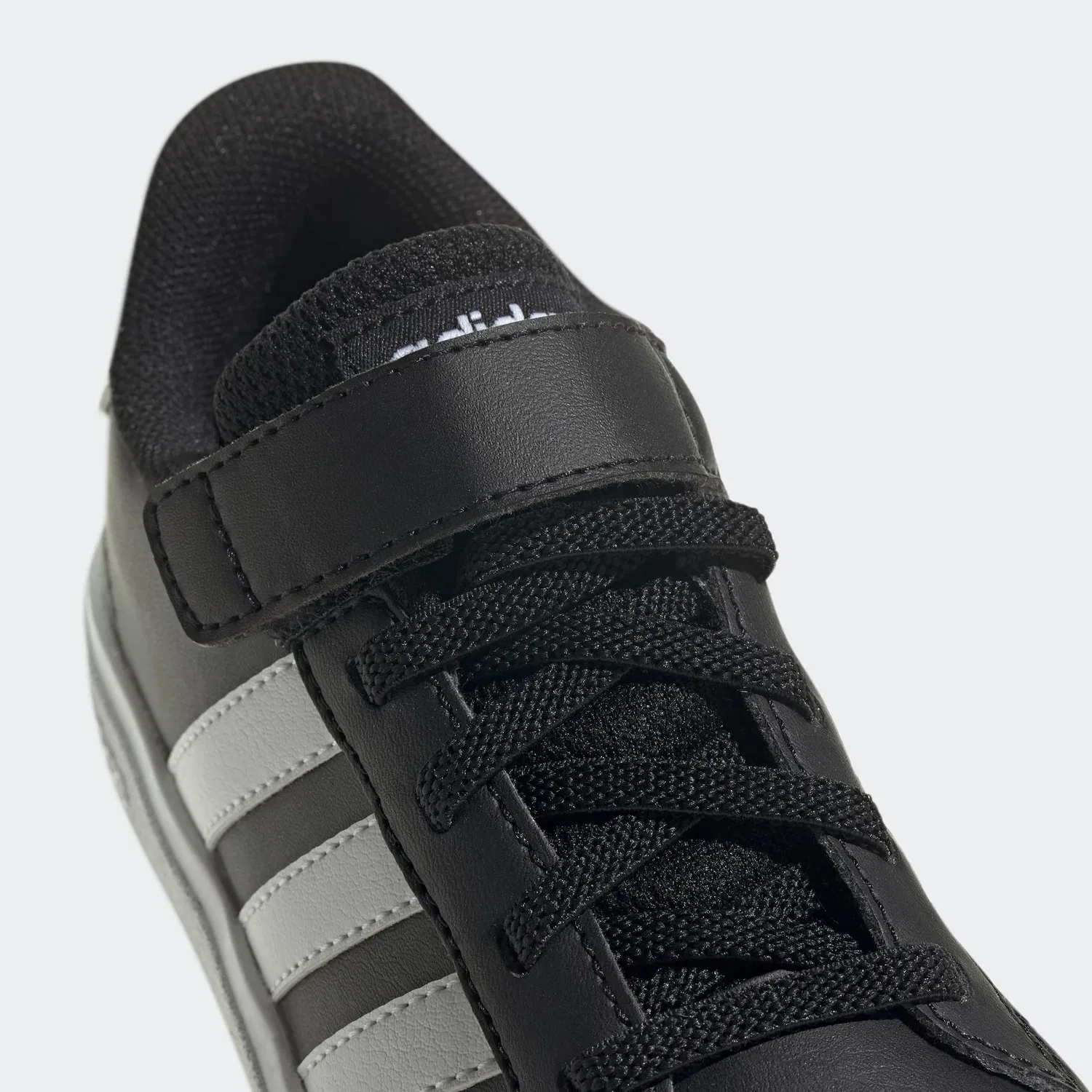 Детские кроссовки для мальчиков с цельной подошвой Grand Court 2.0 Adidas, Core Black Ftwr White Core Black — фото 4