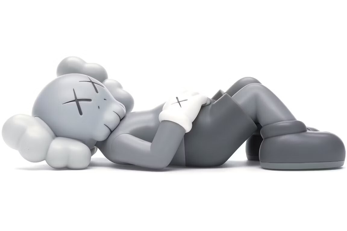 

Виниловая фигурка Kaws Holiday Japan, серый