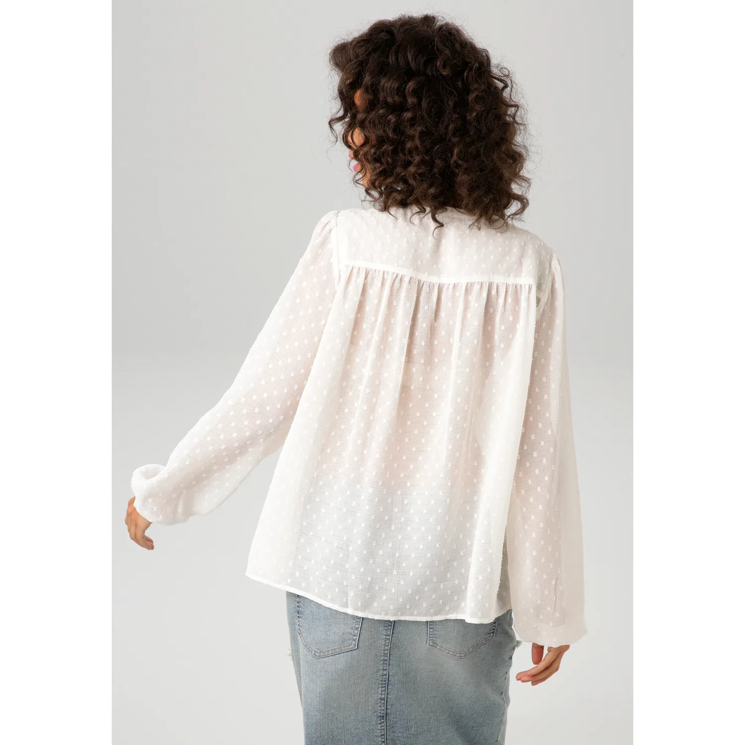 Женская блуза-туника с вышивкой и зеркальной отделкой Aniston CASUAL, WollWhite-Lavendel-Petrol-Fuchsia-Hellorange-Türkis-Goldfarben — фото 2