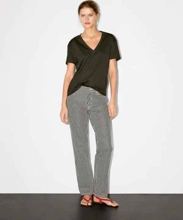 Футболка с V-образным вырезом, свободного кроя, Massimo Dutti