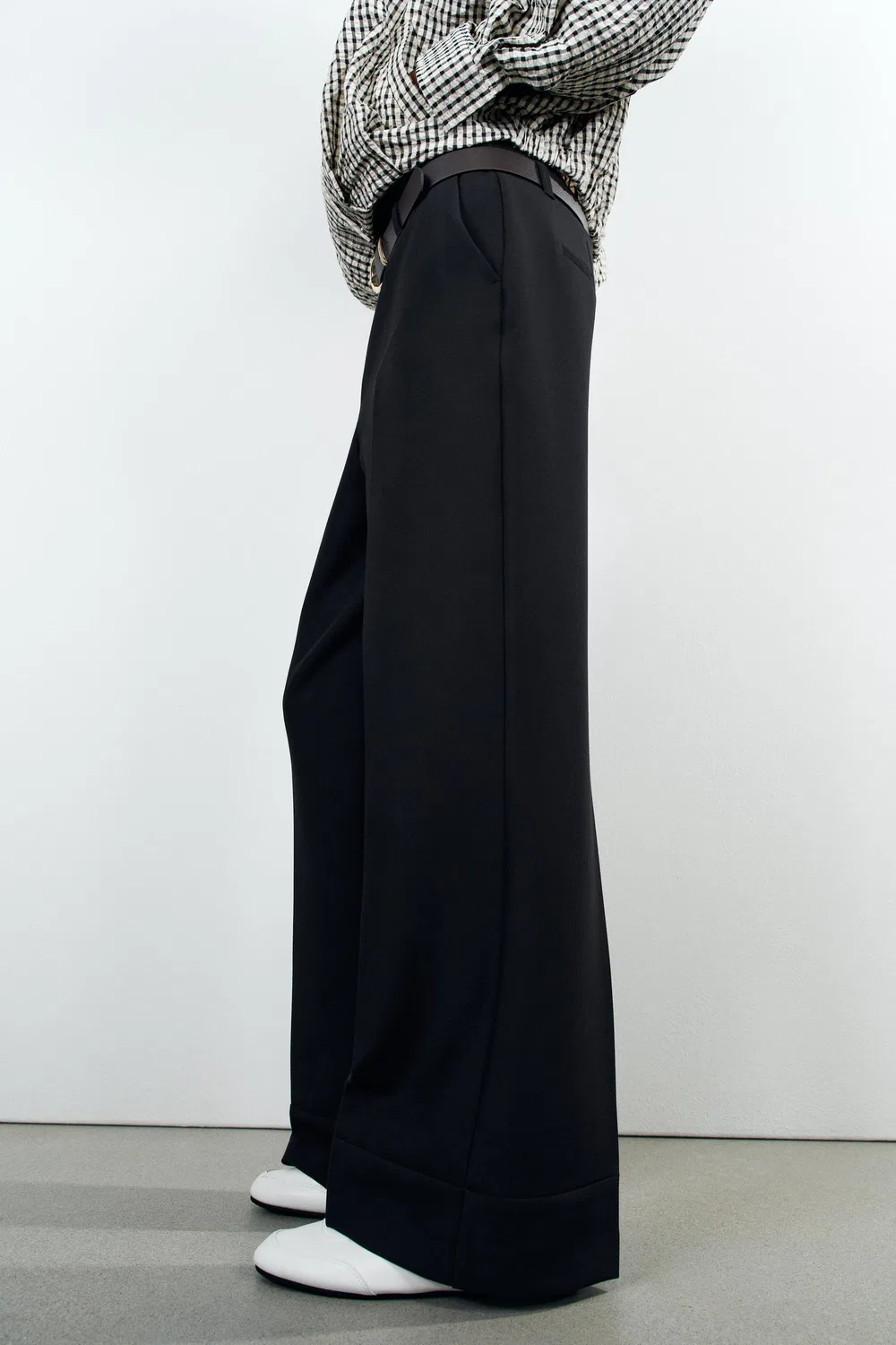 Брюки с поясом и подвернутыми штанинами ZARA, Black — фото 4