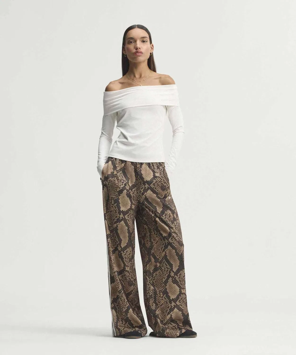 Женские спортивные брюки свободного кроя с принтом Satin Snake Print Wide Leg Track Pants Adidas, Beige