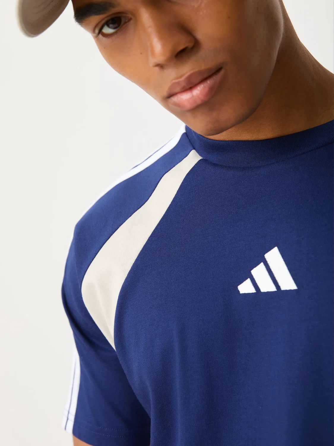 Футболка с колорблоком adidas, синяя — фото 4