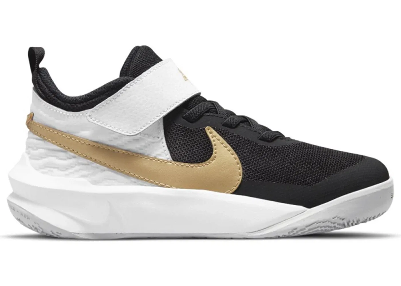 Детские кроссовки для мальчиков с вставками Nike Team Hustle D 10 Nike, Black/White/Photon Dust/Metallic Gold