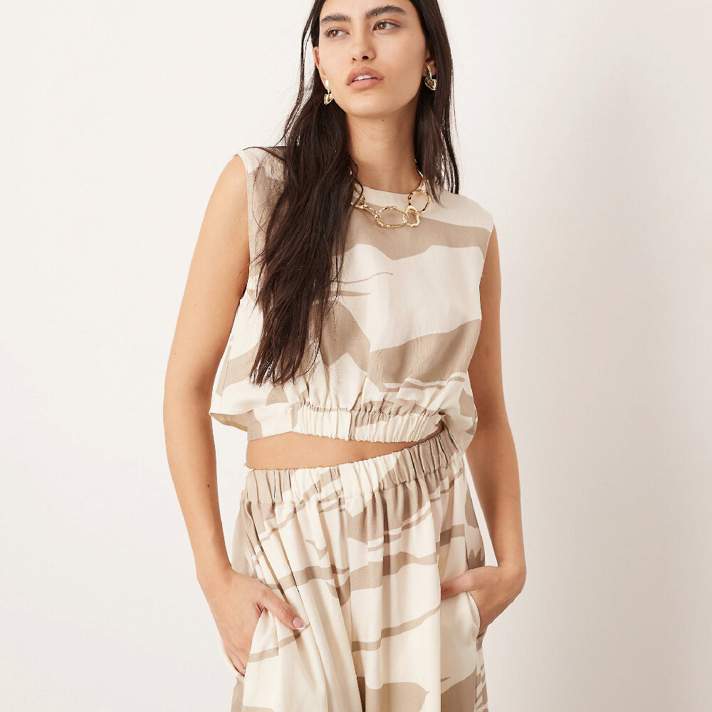 

Топ Asos Edition Sleeveless Crop, бежевый/светло-коричневый