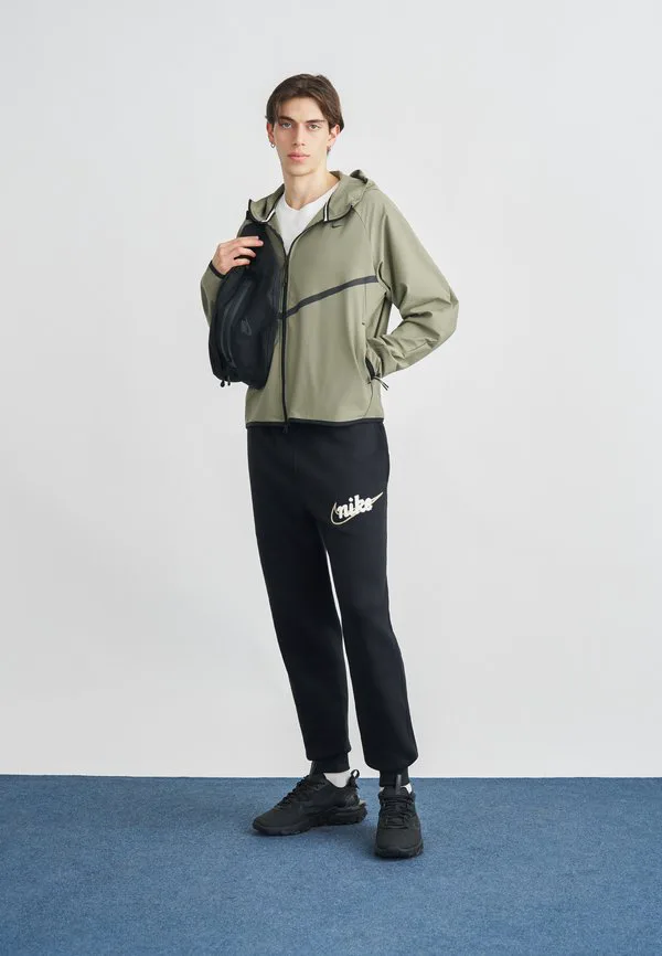 Куртка tech shori для межсезонья Nike Sportswear, Silver Sage/Black — фото 2