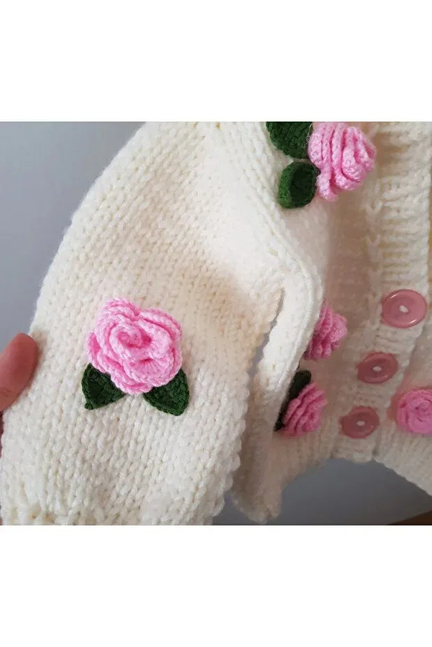 Детский кардиган с принтом Rose detailed hand knitted children's cardigan, flower detailed baby cardigan El Örgüsü, Pink — фото 2