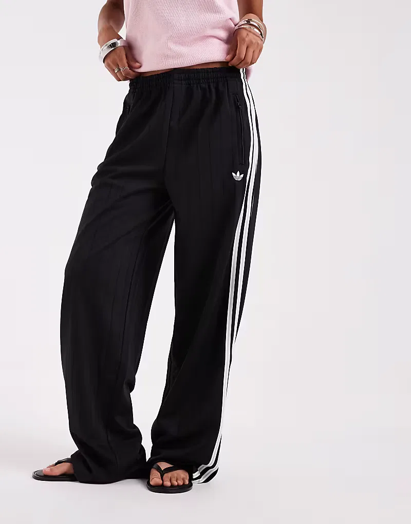 Спортивные брюки Adidas Originals Firebird свободного кроя в черную полоску