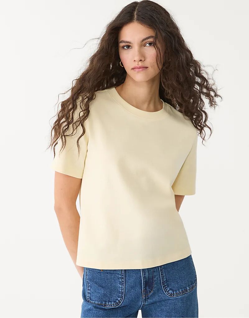 

Футболка Stradivarius heavyweight Regular Fit желтого цвета