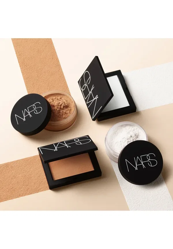 Пудра рассыпчатая фиксирующая Light Reflecting Nars, Shore 11 г, цвет shore — фото 4