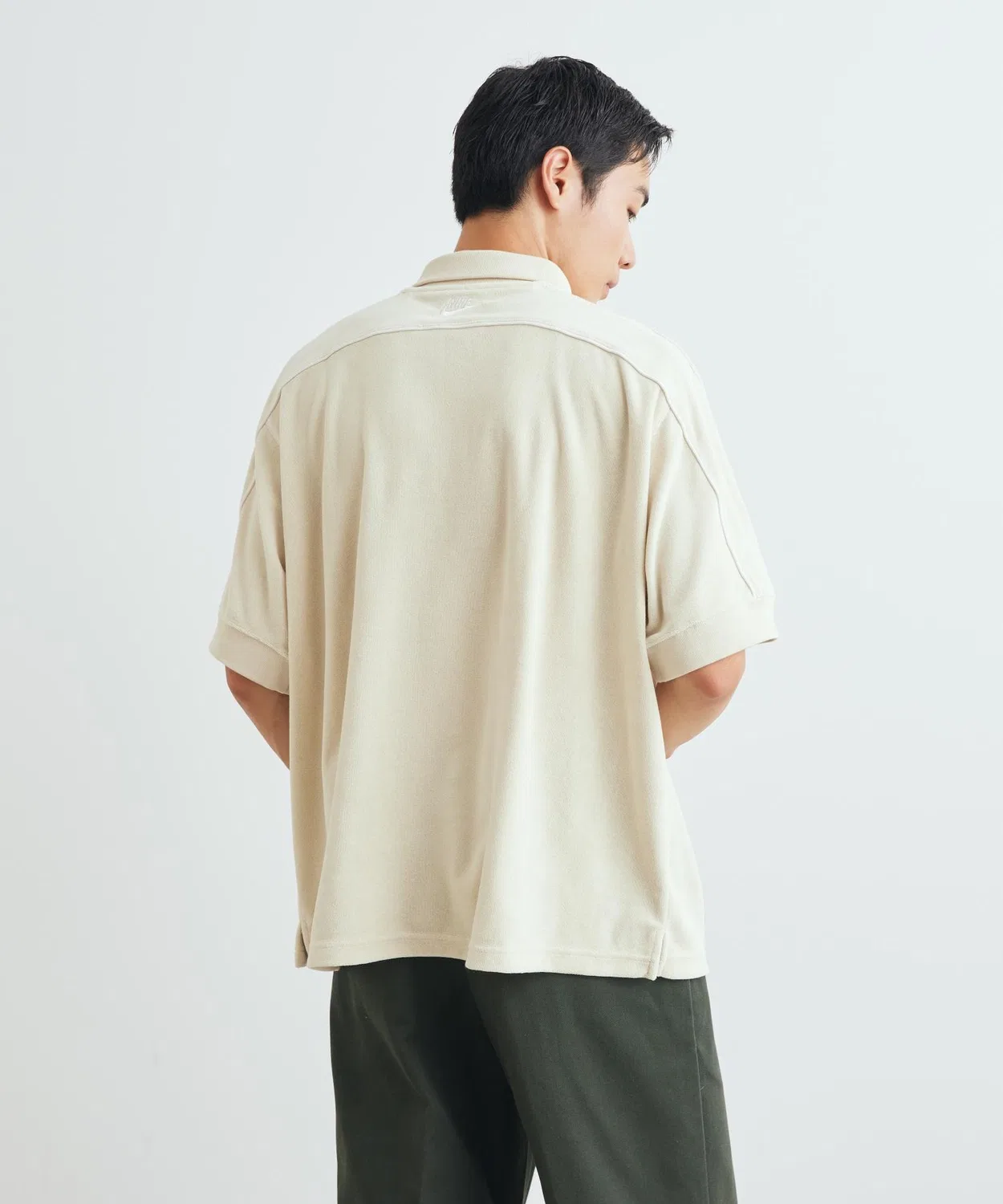Мужское поло из французского терри с принтом Nike Sportswear Club, Light Khaki — фото 4