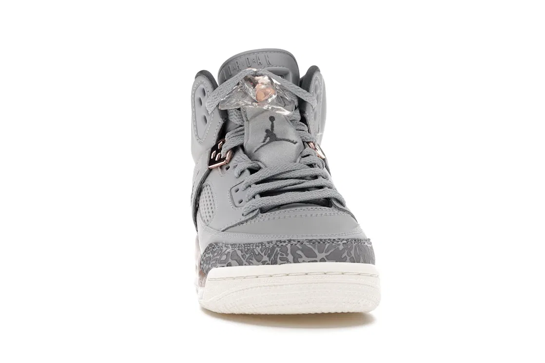Детские кроссовки Lifestyle Jordan Spizike Jordan, Wolf Grey/Dark Grey-Metallic Red Bronze-Sail — фото 2