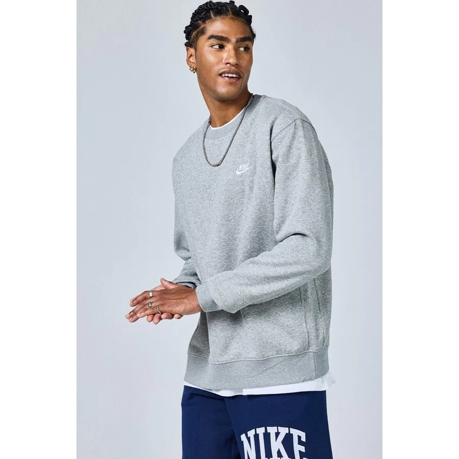 Мужской свитшот стандартного кроя с длинным рукавом Sportswear Club Crew Nike, Серый — фото 3