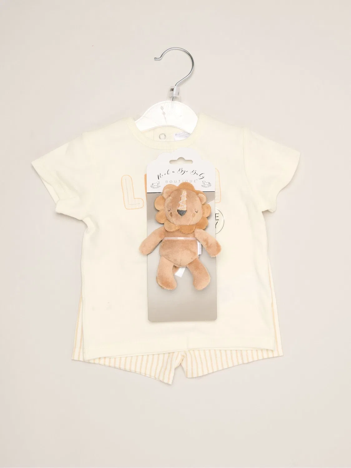 Комплект из футболки, шорт и плюшевой игрушки, динозавры Rock-A-Bye Baby Boutique, коричневый — фото 2