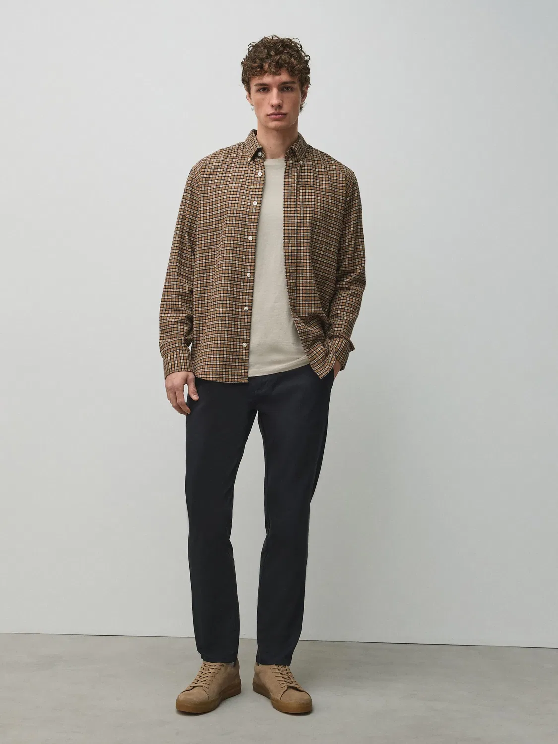 Чиносы Slim Fit из хлопка с эластаном Next, черный — фото 3