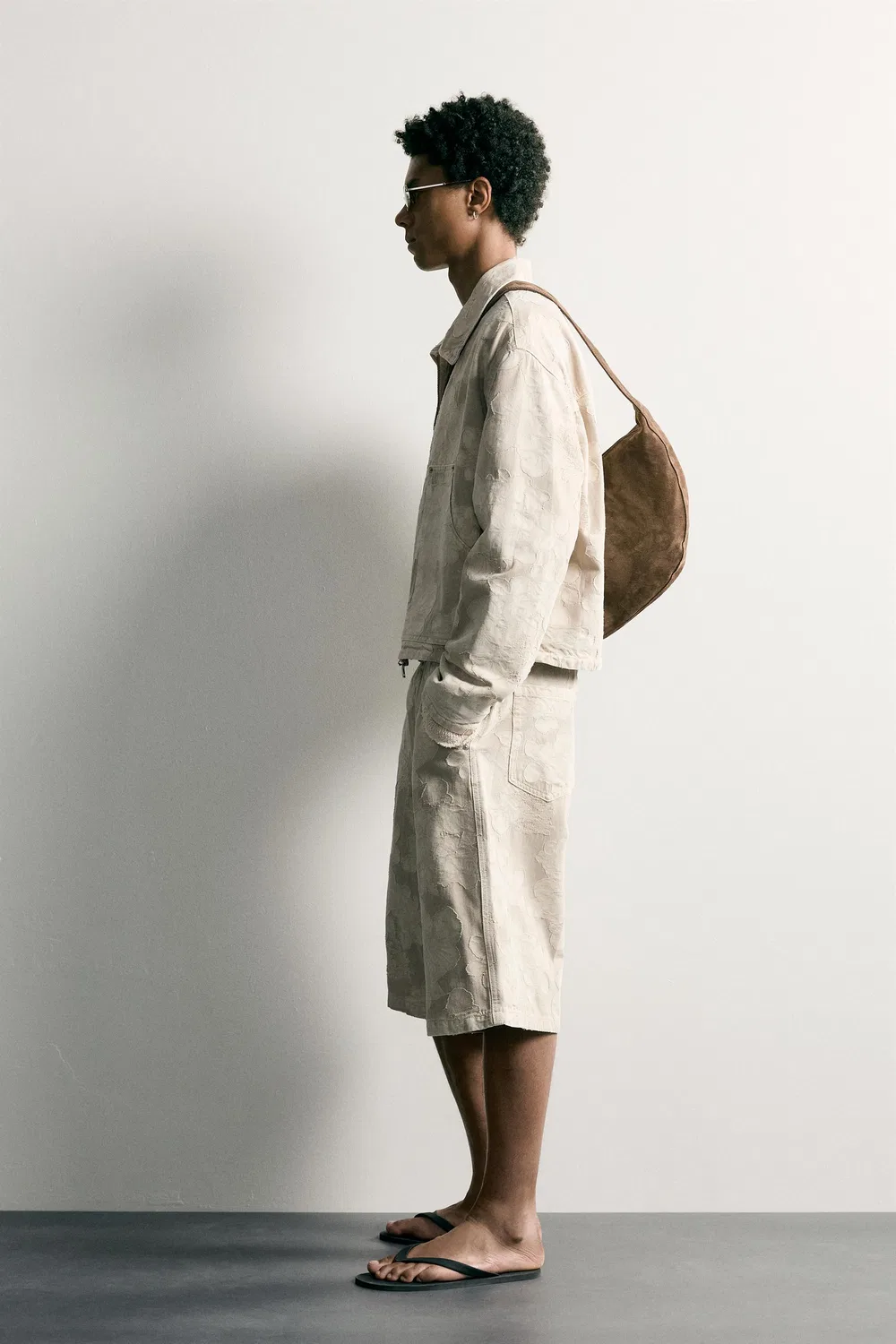 Свободные жаккардовые шорты-бермуды с цветочным принтом ZARA, camel — фото 4