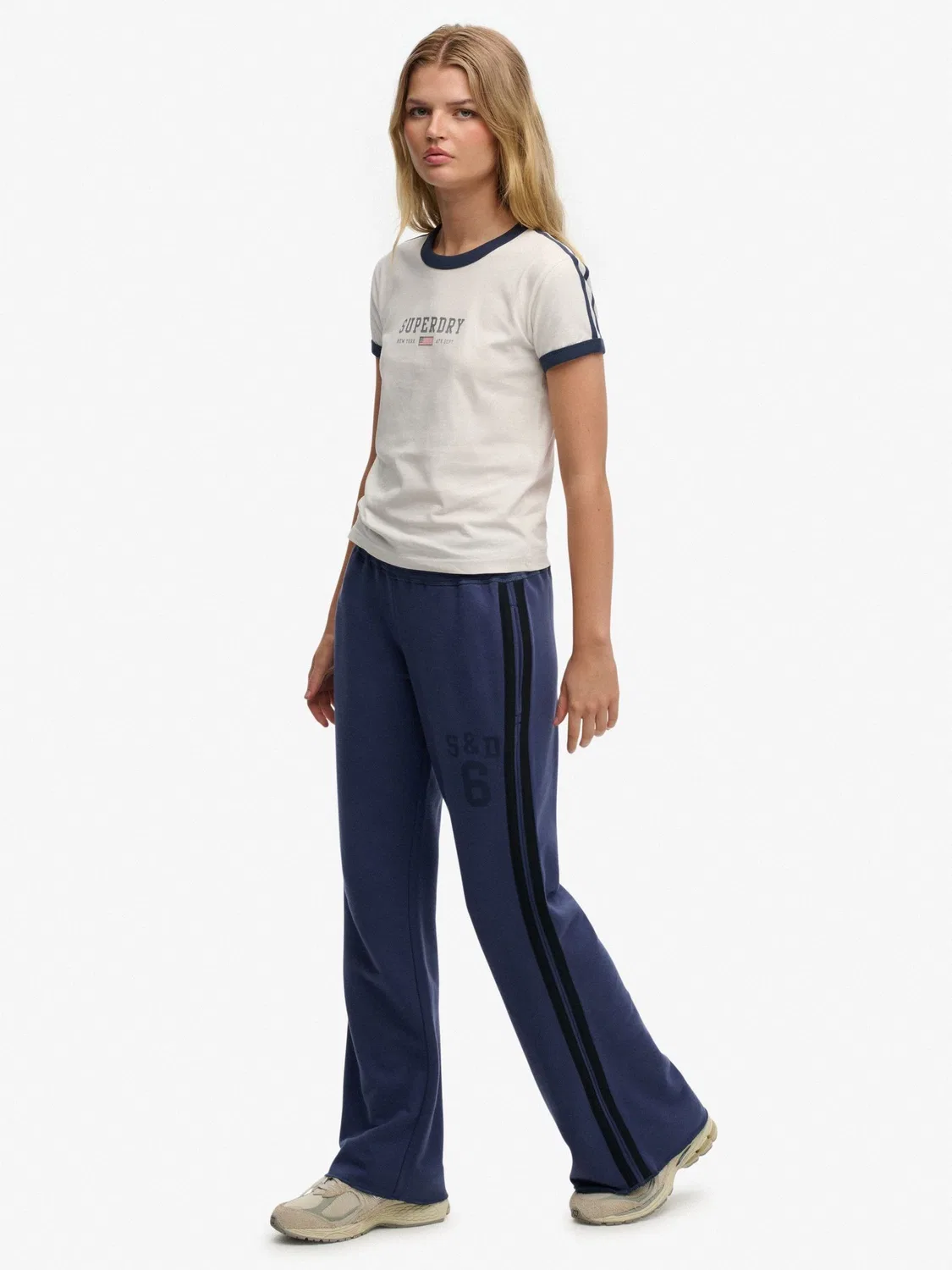 Джоггеры Athletic Essentials Stripe Flare Superdry, синий — фото 4