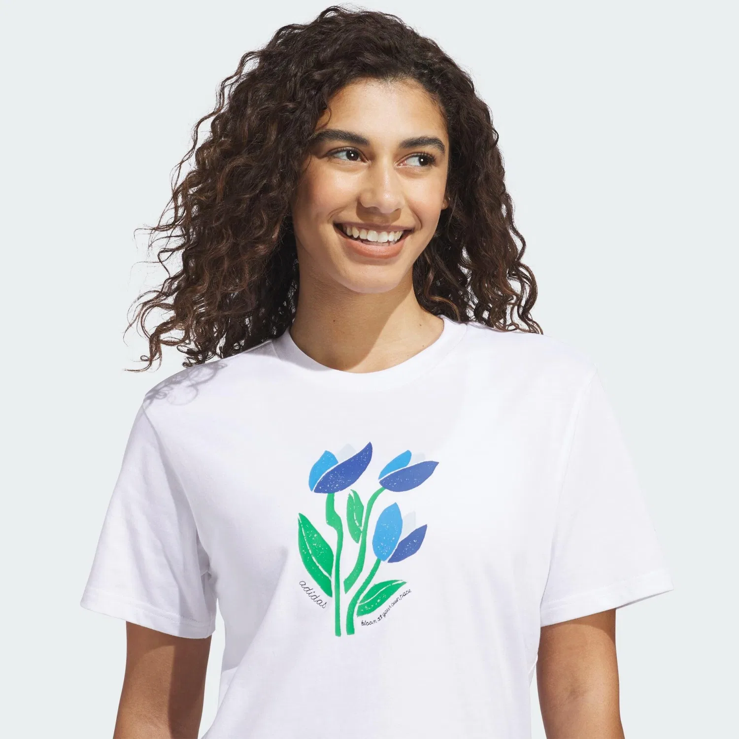 Женская футболка с принтом BLOOM AT YOUR OWN PACE GRAFIK T-SHIRT Adidas, Weiss — фото 4