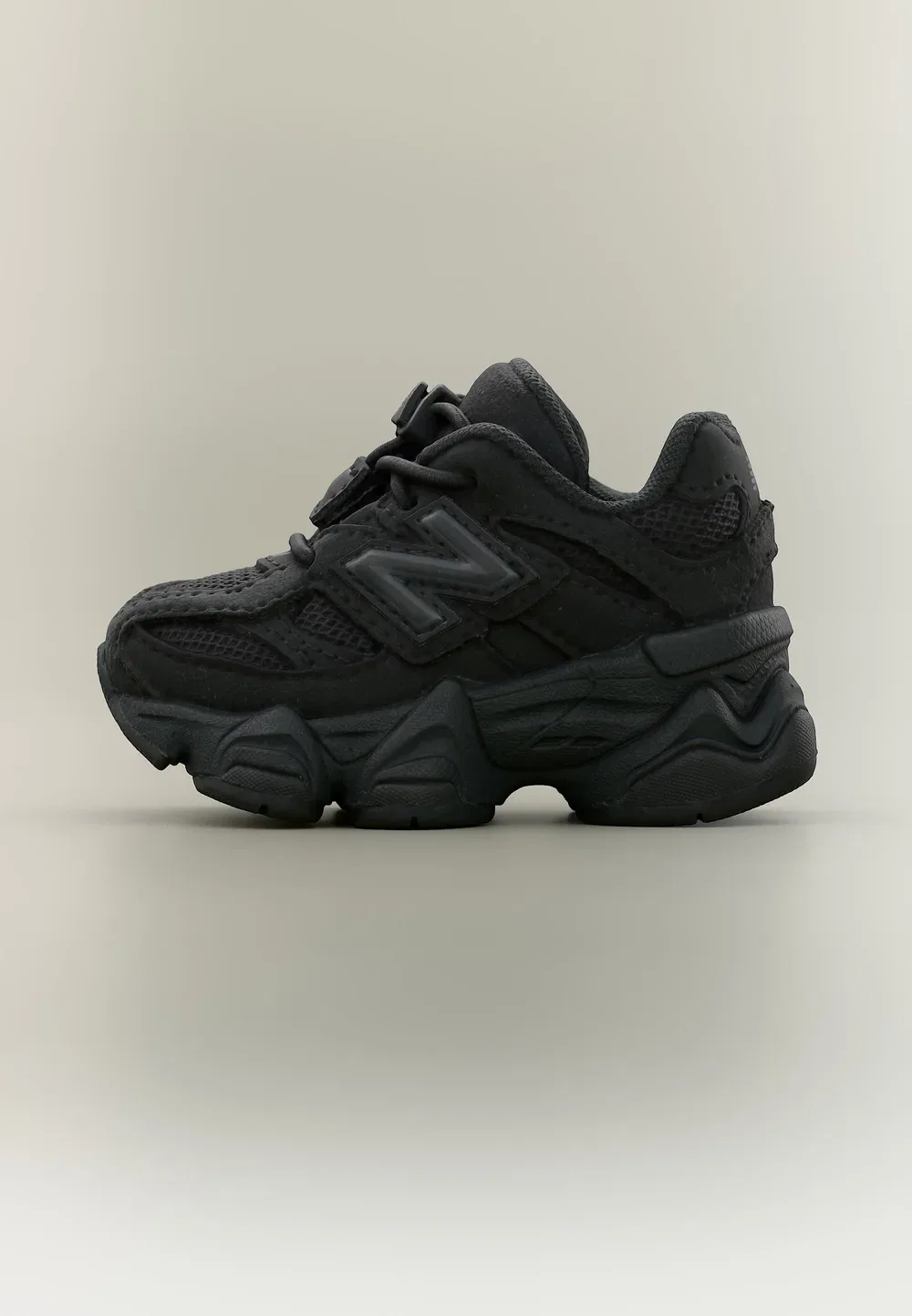 9060 унисекс - детская обувь New Balance, Black/Phantom
