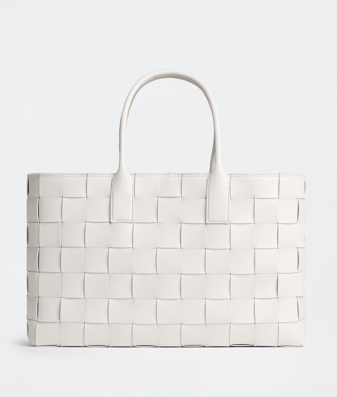 

Maxi intreccio tote BOTTEGA VENETA, черный/белый