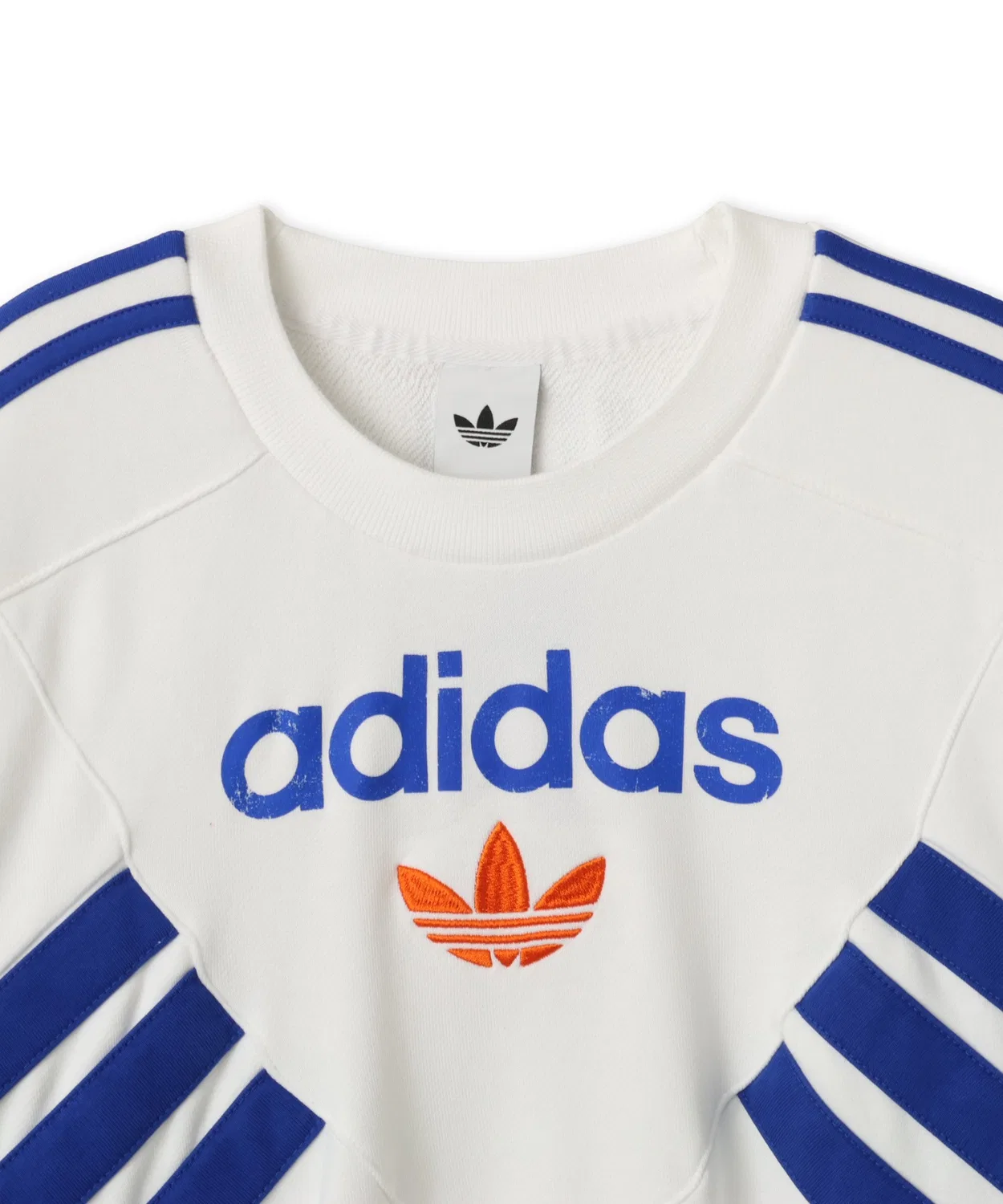 Женский свитшот с графическим принтом Adidas GARMENT WASHED GRAPHIC CREW, Белый — фото 3