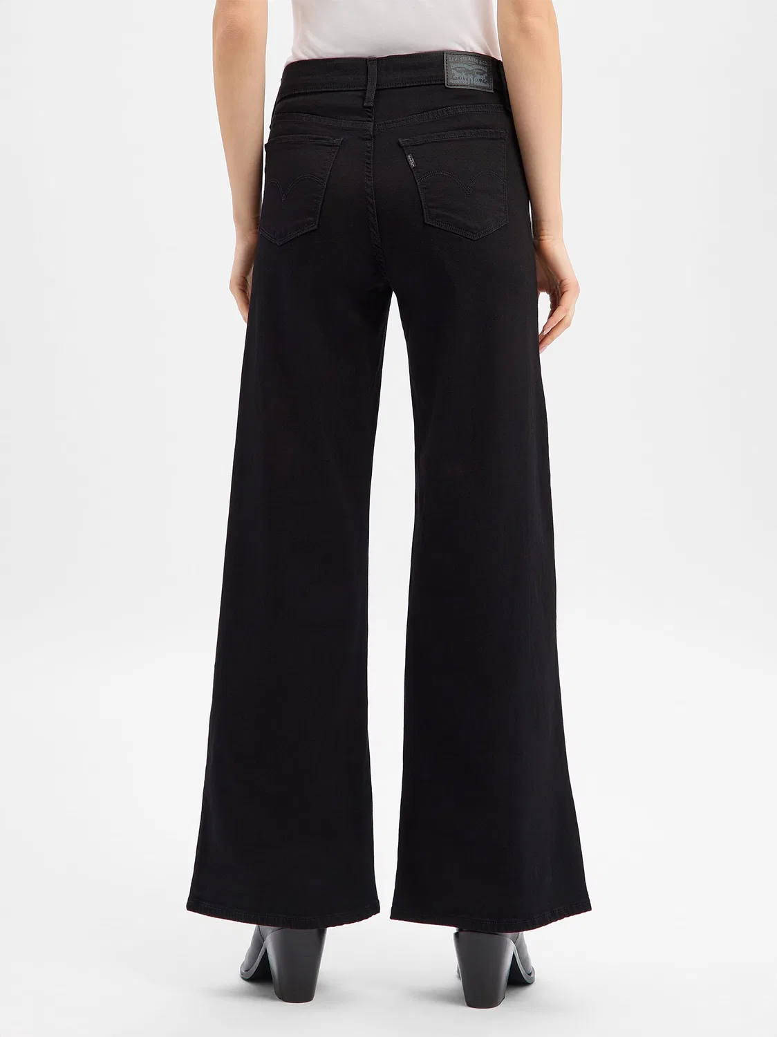 Женские джинсы широкие Levi's 318 Shaping Wide Leg, Black — фото 4