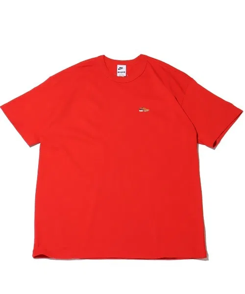 Мужская футболка с принтом NIKE Sportswear Premium EAMP, черная — фото 4