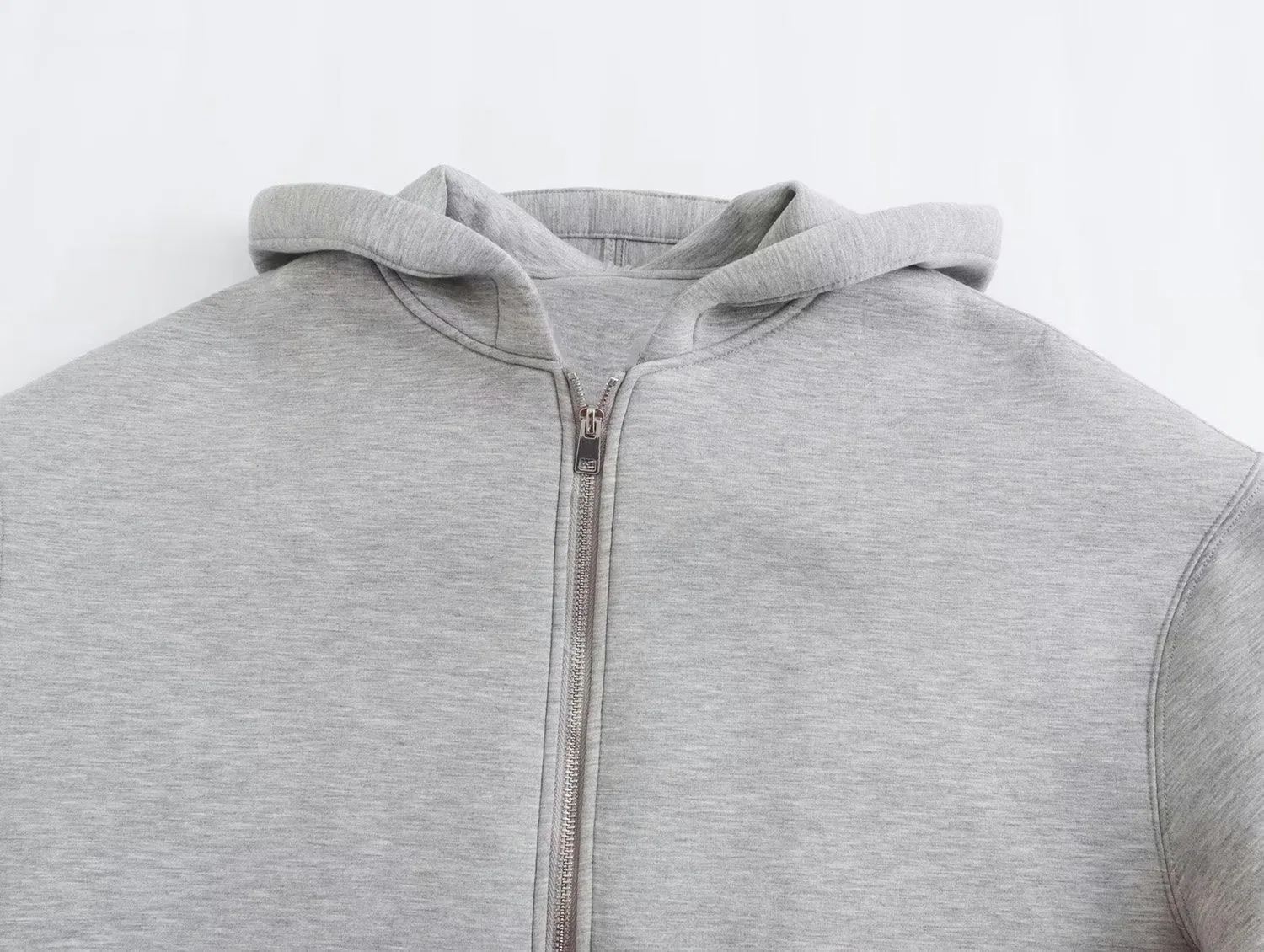 Женский кардиган из футера с капюшоном, свободный, длинный, серый, Grigio — фото 4