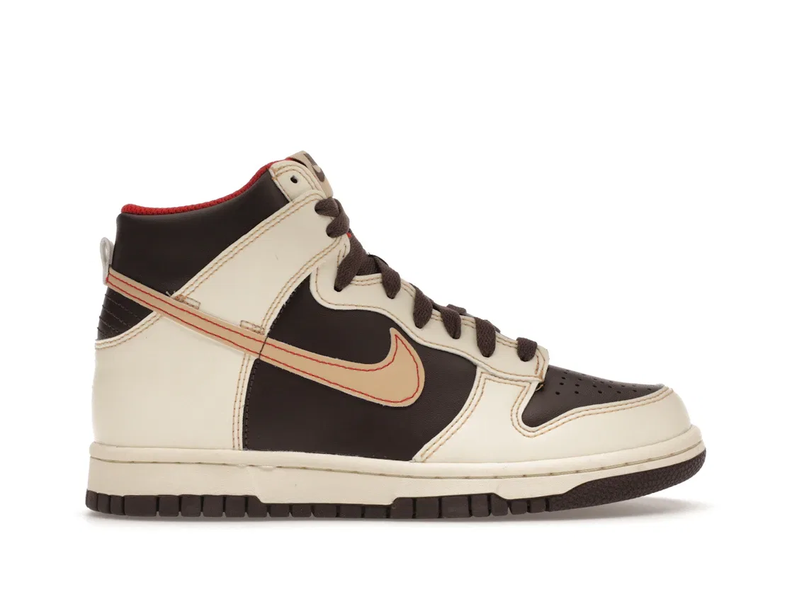 Детские кроссовки высокие с принтом Nike Dunk High Nike, Baroque Brown/Sesame/Coconut Milk/Mystic Red