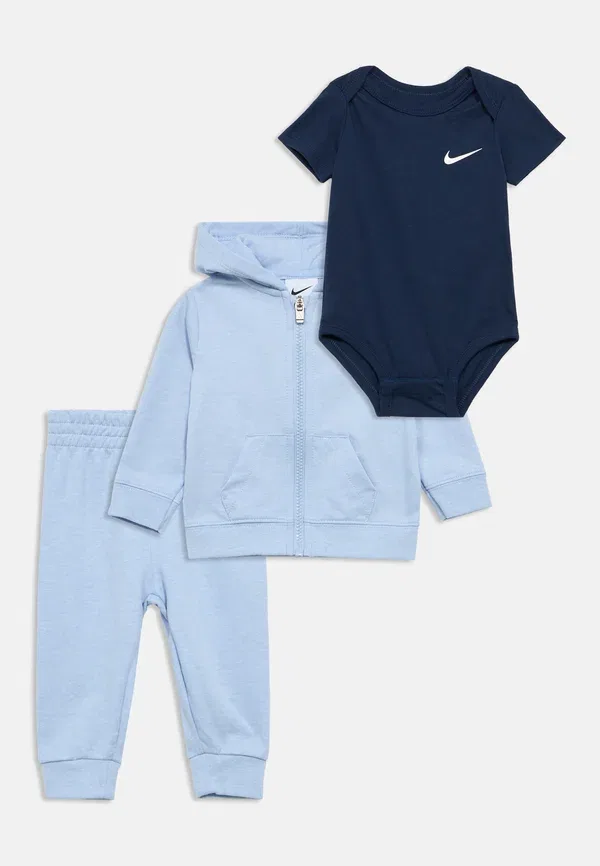 Комплект базовой футболки хлопок Nike Sportswear, синий