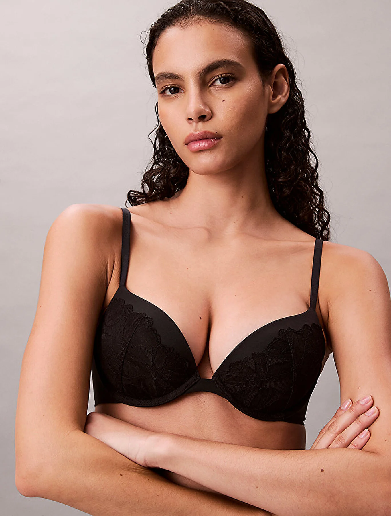 Бюстгальтер Calvin Klein Push-Up Plunge Bra, черный