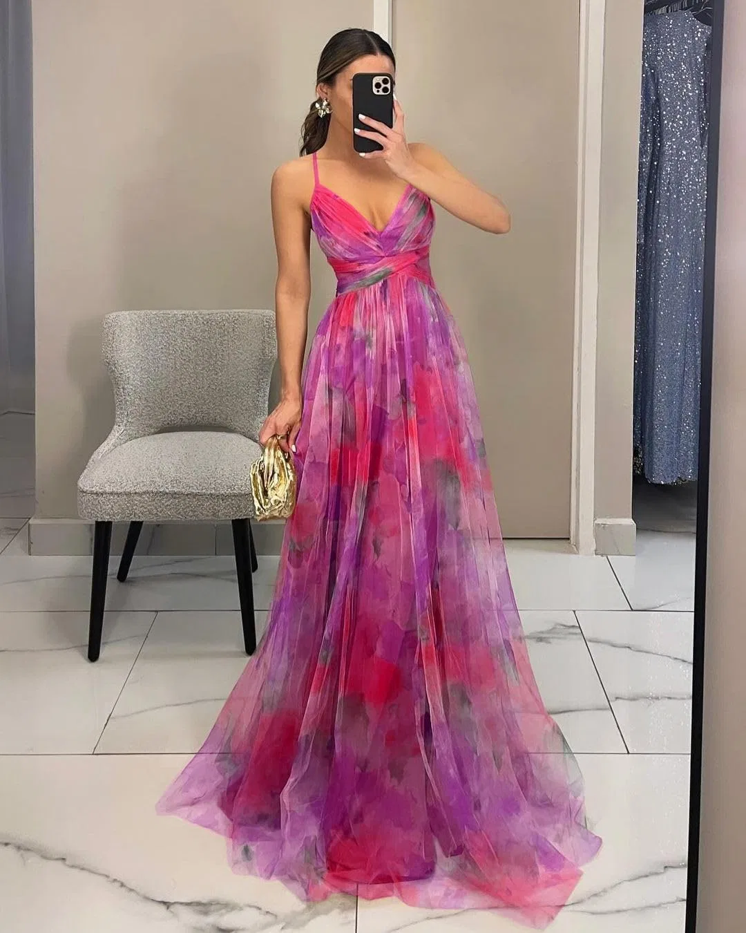 Женское платье с глубоким V-вырезом и цветочным принтом из тюля Tulle, Red — фото 3