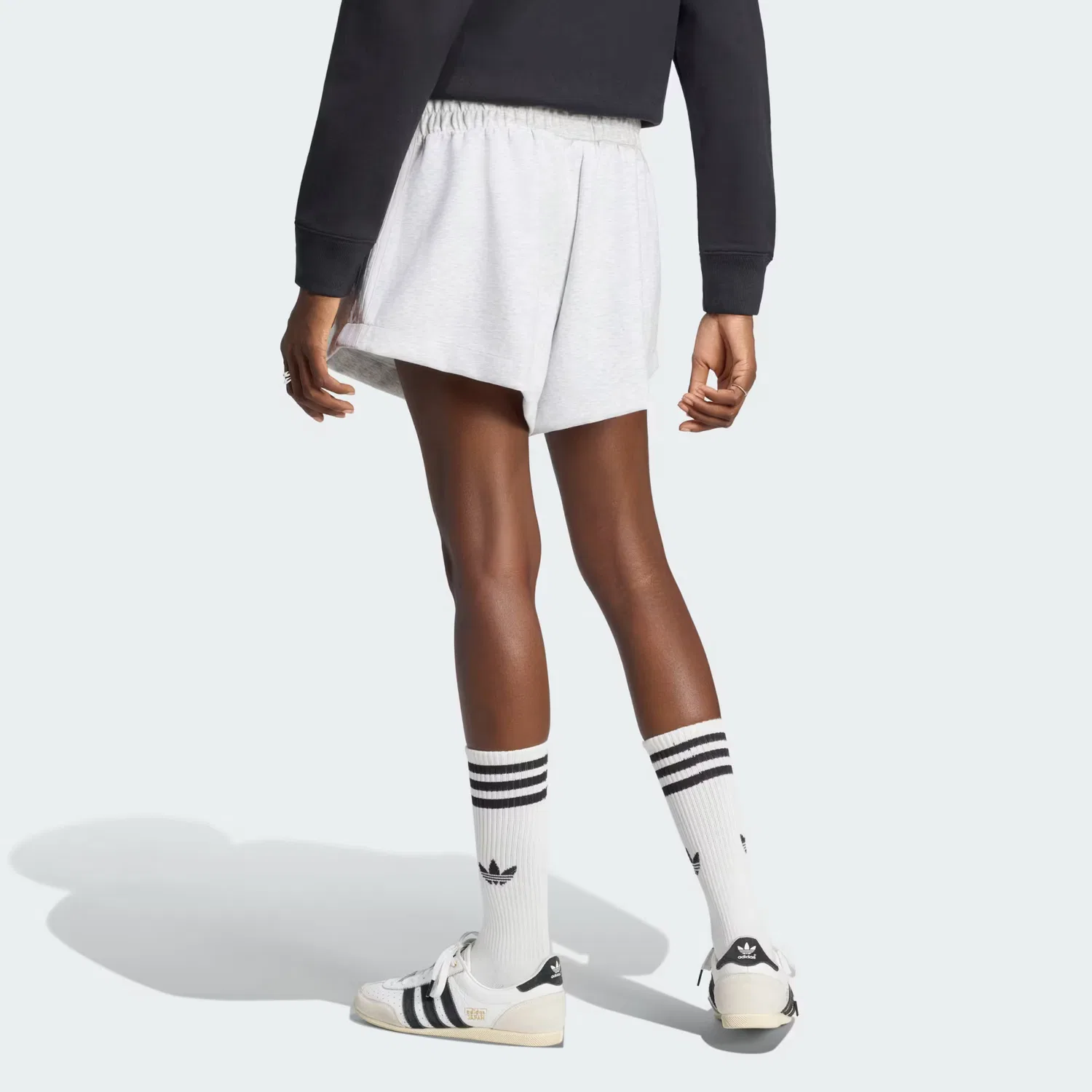 Женские шорты свободного кроя Adidas Originals, светло-серый меланж — фото 2