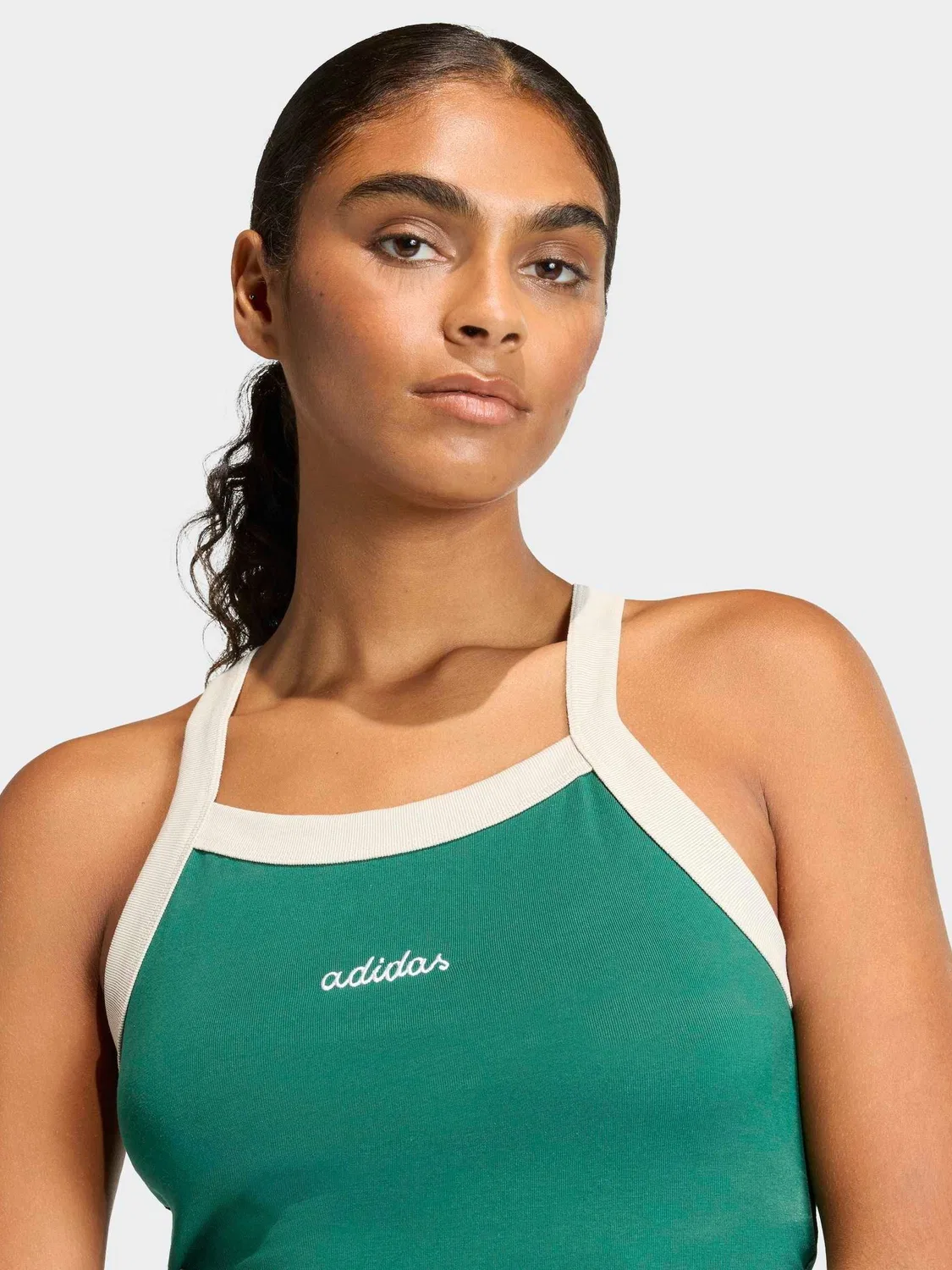 Топ-майка с вышивкой adidas Seasonal Essentials Colorpop, зеленый — фото 4