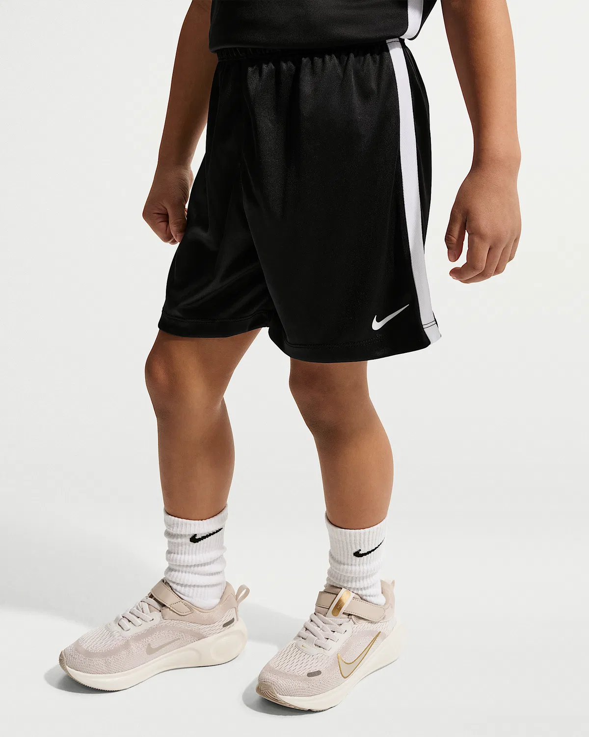 Детский спортивный комплект Nike Dri-FIT из шорт и топа, Black — фото 4