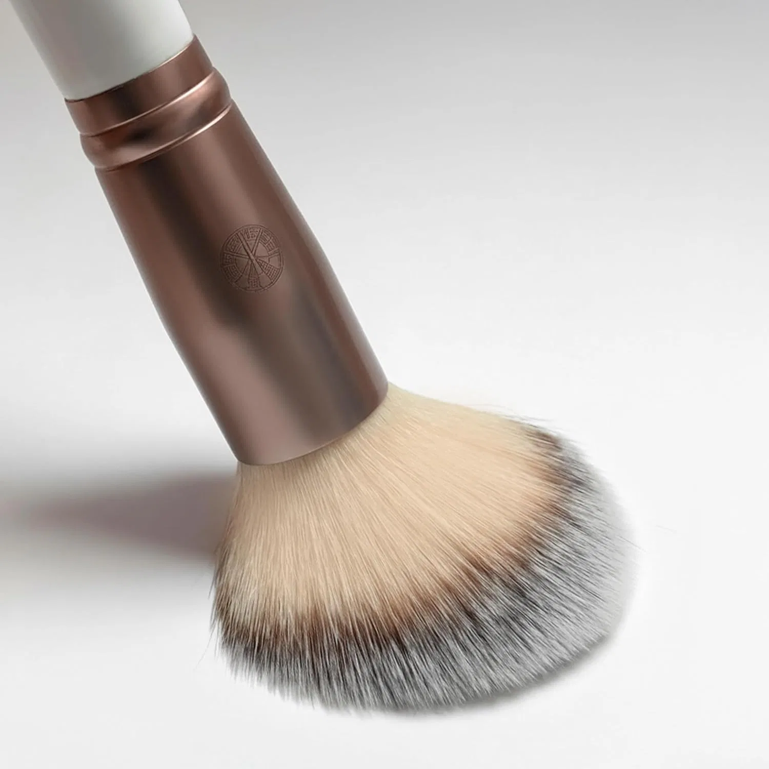 Набор профессиональных веганских кистей для макияжа «Prime Vegan Pro» от Luvia Luvia Cosmetics, Mother Of Pearl / Coffee — фото 2