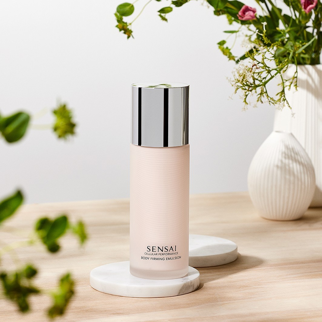 Лосьон для тела cellular performance body care body firming emulsion Sensai, объем 200 мл — фото 3