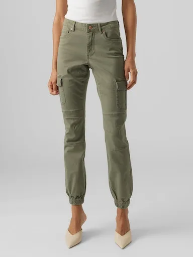 

Брюки-карго Vero Moda "VMIVY MR ANKLE CARGO PANTS NOOS", цвет Ivy Green