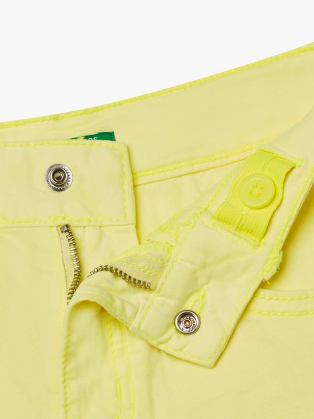 Детские хлопковые шорты с пятью карманами и потертостями Benetton, Bright Yellow — фото 3